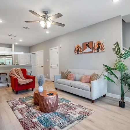Villa Relax, Rejuvenate, Retreat In Gated Community Near Greater Heights